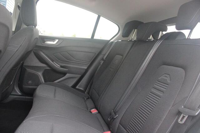 Ford FOCUS 1.5 EcoBoost 150PK AUTOMAAT ACTIVE BUSINESS | AFNEEMBARE TREKHAAK | TECHNOLOGY PACK: (ADAPTIVE CRUISE CONTROL, GROOTLICHT ASSISTENT, TRAFFIC SIGN RECOGNITION, EVASIVE STEERING ASSIST, DRIVER ALERT, LANE CENTRING ASSIST EN STOP & GO) | PARKING PACK: (VOLLEDIG AUTOMATISCH INPARKEREN, WIDE VIEW ACHTERUITRIJ CAMERA, DOOR EDGE PROTECTORS) | BANG & OLUFSEN AUDIOSYSTEM: (9 SPEAKERS EN 1 SUBWOOVER ,DAB+ RADIO) | COMFORT PACK: (AUTOMATISCHE AIRCONDITIONING, FORD KEYLESS ENTRY/START) | DESIGN PACK 2 ACTIVE BUSINESS: (PRIVACY GLASS, 18" Y-DESIGN BLACK LICHTMETALEN VELGEN, FULL LED KOPLAMPEN, LED ACHTERLICHTEN, AUTOMATISCHE NIVEAU REGELING KOPLAMPEN) | APPLE CARPLAY/ANDROID AUTO | NAVIGATIE | PARKEERSENSOREN VOOR + ACHTER |