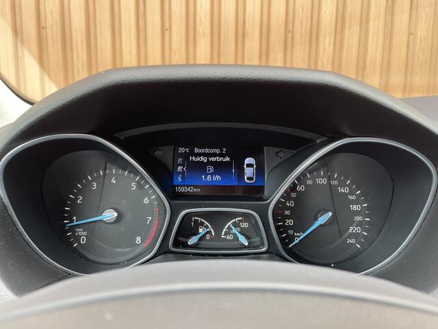 Ford FOCUS Wagon 1.0 Lease Edition | Trekhaak | Keyless Go/Entry | Airconditioning | Stoel- en stuurverwarming | Bluetooth | Voorruitverwarming |