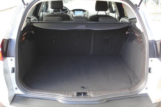 Ford FOCUS Wagon 1.0 125PK Titanium Uiterst nette wagen ! Trekhaak, Pdc, Navigatie, Cuise Controle,