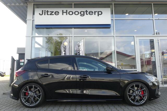 Ford FOCUS 2.3 EcoBoost ST-X H&R, HUD, WINTER PACK, ADAPT. CRUISE, CLIMA, NAVI, CAMERA, PDC V&A, APPLE CARPLAY/ANDROID AUTO, BLIS, KEYLESS, B&O, ELEKT. STOELEN, 30.474KM