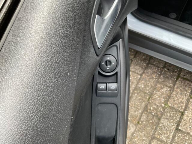 Ford FOCUS 1.0 TITANIUM