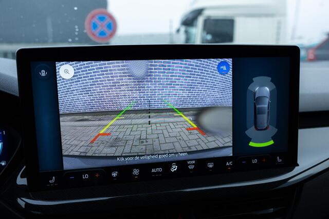 Ford FOCUS Wagon 1.0 EcoBoost 155 Hybrid ST Line X | Trekhaak | Achteruitrijcamera | Parkeerassistent | Keyless Entry | Stoelverwarming | Cruise Control Adaptief | Dodehoekdetectie | Navigatie | Apple Carplay | Android Auto | Lichtmetalen Velgen 18 inch
