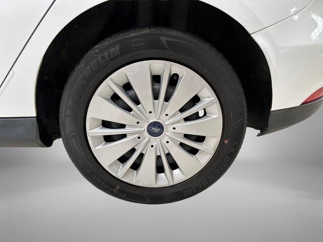 Ford FOCUS 1.0 100 Pk 5-Deurs Trend | Airconditioning | Radio CD Speler | Centrale Deurvergrendeling met Afstandsbediening | Elektrische Ramen Voor | Bestuurdersstoel in Hoogte Verstelbaar |