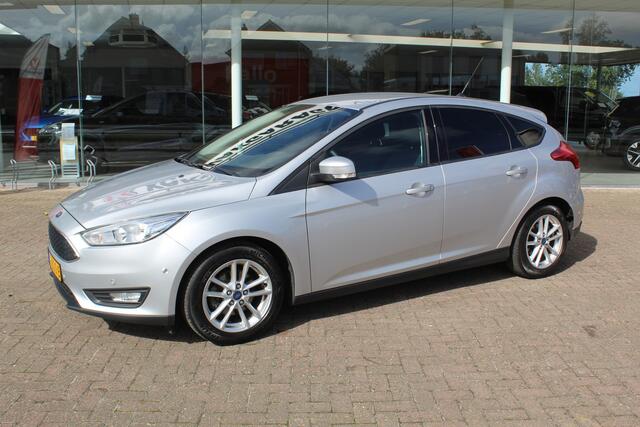Ford FOCUS 1.0 125PK Titanium , 5 deurs , Erg goed onderhouden Climate control , Navigatie , Camera , Bluetooth Cruise control , Parkeersensoren , LED dag rijverlichting