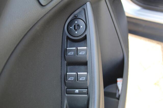 Ford FOCUS 1.0 125PK Titanium , 5 deurs , Erg goed onderhouden Climate control , Navigatie , Camera , Bluetooth Cruise control , Parkeersensoren , LED dag rijverlichting