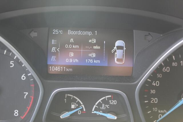 Ford FOCUS 1.0 125PK Titanium , 5 deurs , Erg goed onderhouden Climate control , Navigatie , Camera , Bluetooth Cruise control , Parkeersensoren , LED dag rijverlichting