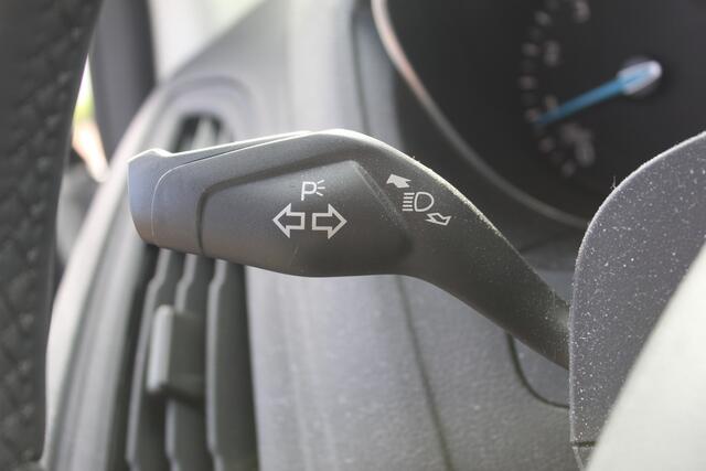 Ford FOCUS 1.0 125PK Titanium , 5 deurs , Erg goed onderhouden Climate control , Navigatie , Camera , Bluetooth Cruise control , Parkeersensoren , LED dag rijverlichting