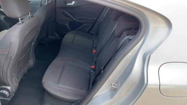 Ford FOCUS 1.0 EcoBoost 155 mHEV ST-Line Powershift – foto 7
