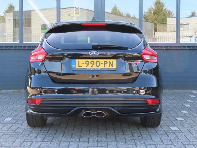 Ford FOCUS 2.0 ST | carplay | navi | stuurwielverwarming | voorruitverwarming