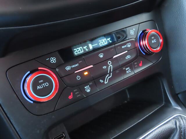 Ford FOCUS 2.0 ST | carplay | navi | stuurwielverwarming | voorruitverwarming
