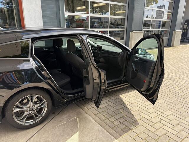 Ford FOCUS 1.5 ECOB. ST L. XBNS