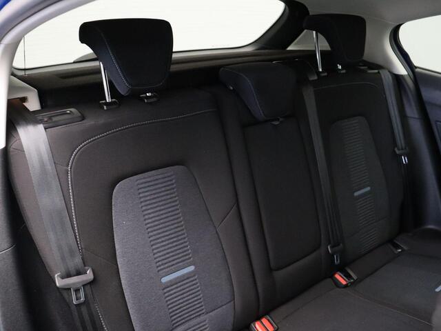 Ford FOCUS 1.0 EcoBoost Hybrid Active Style | Cruise Control | Climate Control | Navigatie systeem | Apple Carplay & Android Auto | Stuurverwarming | Stoelverwarming | Achteruitrijcamera | Trekhaak |