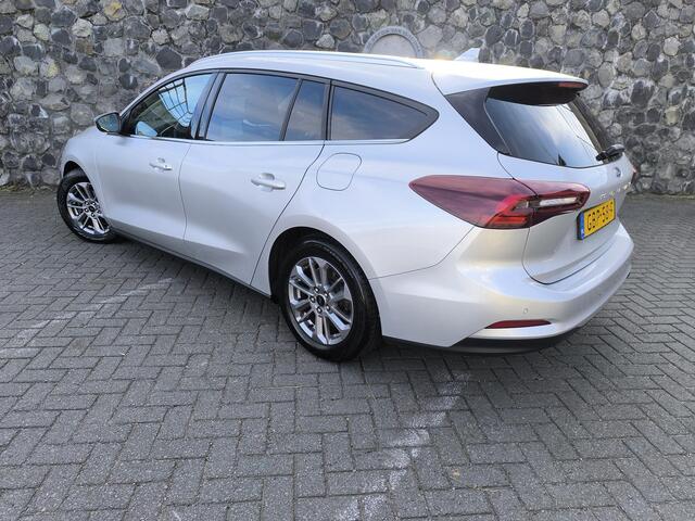 Ford FOCUS Wagon 1.0 EcoBoost Hybrid Titanium Automaat 155PK, carplay, all season banden, navi, climate + cruise control, prive glas, lm velgen. – foto 2