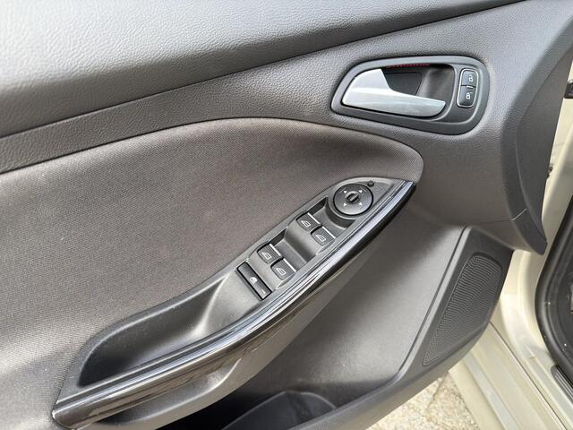 Ford FOCUS Wagon 1.5 Titanium Navi | Trekhaak | Lichtmetaal | Zeer mooie auto | – foto 10