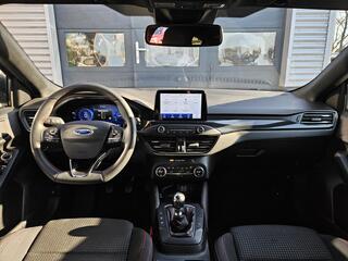 Ford FOCUS Wagon 1.0 EcoBoost Hybrid ST Line X Busi