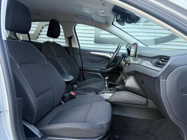 Ford FOCUS Wagon 1.0 EcoBoost Titanium Business 2e Eigenaar|Navi|Camera|Trekhaak|Clima|Stoelverwarming|PDC V+A|Carplay|APK tot 04-2027 – foto 6