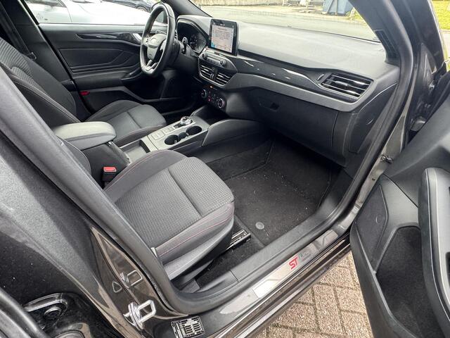 Ford FOCUS Wagon 1.0 EcoBoost Titanium Business Automaat - Navigatie - Climate Control - Trekhaak – foto 7