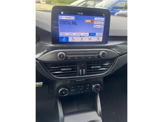 Ford FOCUS Wagon 1.0 EcoBoost Titanium Business Automaat - Navigatie - Climate Control - Trekhaak – foto 10
