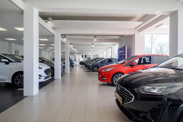 Ford KA Ka+ 1.2i 85pk Ultimate Airco Parkeersensoren LM velgen met All season Banden 5d Dealeronderhouden