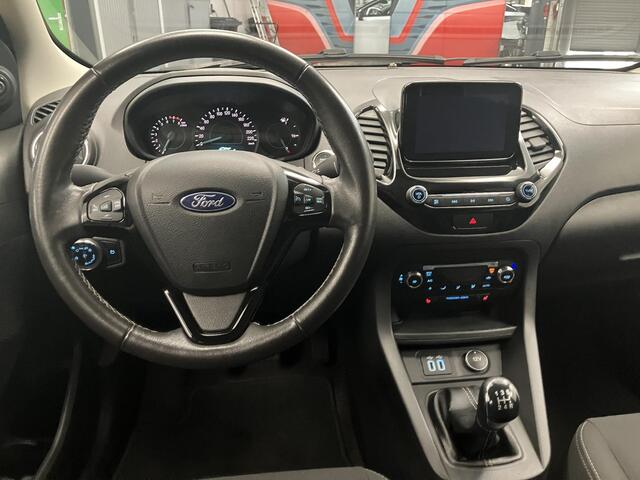 Ford KA Ka+ 1.2 Trend Ultimate Black / Stoelverwarming / Climate Control / Cruise Control / All seasonbanden / Lichtmetalen Velgen / Apple CarPlay/Android Auto / Parkeersensoren /