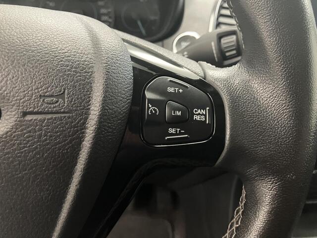 Ford KA Ka+ 1.2 Trend Ultimate Black / Stoelverwarming / Climate Control / Cruise Control / All seasonbanden / Lichtmetalen Velgen / Apple CarPlay/Android Auto / Parkeersensoren /