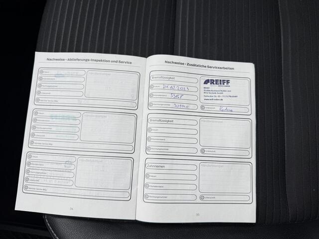 Ford KUGA 2.5 PHEV Titanium X Automaat / Navigatie / Cruise Control Adaptief / Achteruitrijcamera / Stoelverwarming / Stuurverwarming / Voorruitverwarming / Achterbank verwarmbaar /