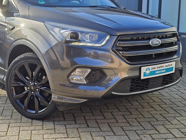 Ford KUGA 1.5 EcoBoost ST Line 150pk Navi, Camera, Winterpack, 19", Spoiler, All Weather banden.