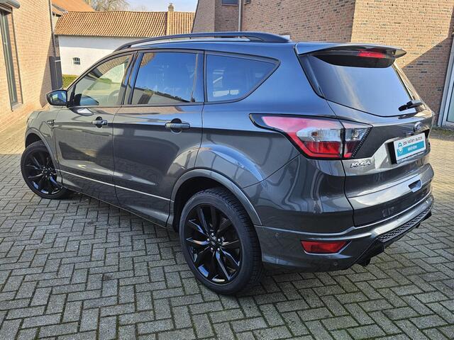 Ford KUGA 1.5 EcoBoost ST Line 150pk Navi, Camera, Winterpack, 19", Spoiler, All Weather banden.