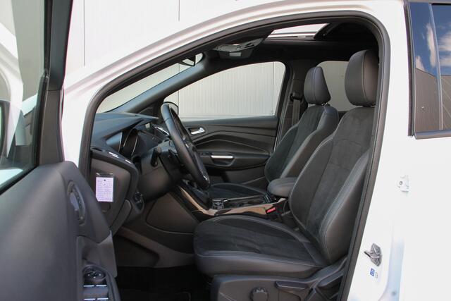 Ford KUGA 1.5 Eco Boost ST line 4wd Automaat Panoramadak Trekhaak