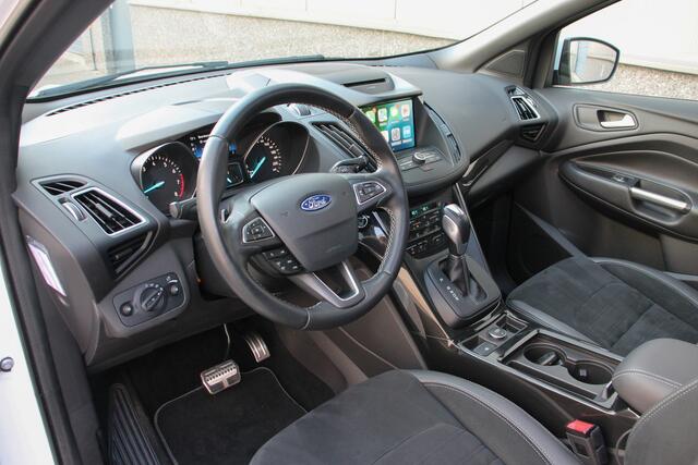 Ford KUGA 1.5 Eco Boost ST line 4wd Automaat Panoramadak Trekhaak