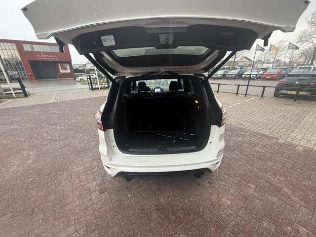 Ford KUGA 1.5 EcoBoost ST Line automaat 183 pk navigatie camera climate ctr led xenon half leder/alcantara elktr trekhaak elktr achterklep