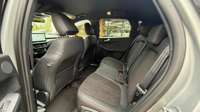Ford KUGA 2.5 PHEV ST-LINE X 243pk / Trekh+4 seizoensband+Winter pack