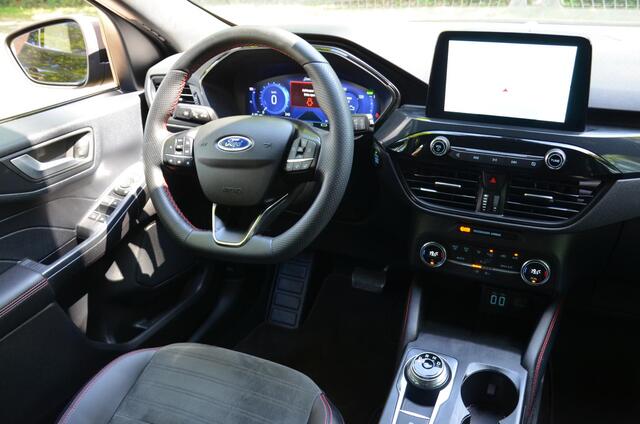 Ford KUGA 2.5 PHEV ST-Line Automaat/Navi/Led/Pdc/Ecc/Digital Cockpit/Achteruitrijcamera/Trekhaak-Wegklapbaar/Privacy-Glass/19-Inch Lmv