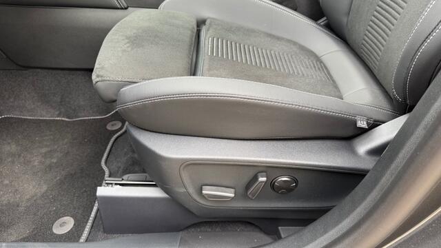 Ford KUGA 2.5 PHEV ACTIVE X 243pk / FULL OPTIONS / 19inch