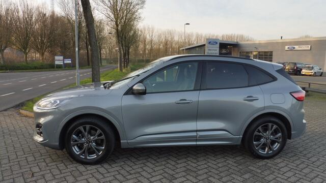 Ford KUGA 1.5 150pk ST-Line X DAP, Tech Pack, Winter Pack en trekhaak nieuw 48.000,-
