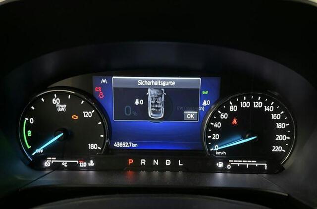 Ford KUGA 2.5 PHEV Titanium 225pk | Winterpack | 18 inch Licht metalen Velgen | Privacy Glass | SYNC 3 Navigatie