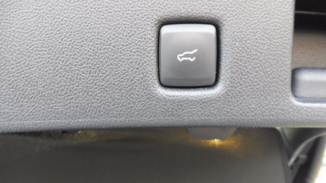 Ford KUGA 1.5 150pk ST-Line X DAP, Tech.Pack, WinterPack en Trekhaak nieuw 48.000,-
