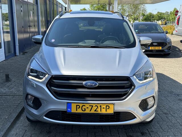 Ford KUGA 150PK EcoBoost ST Line 1ste eigenaar & dealeronderhouden | Pano | Winterpack | Keyless | Trekhaak