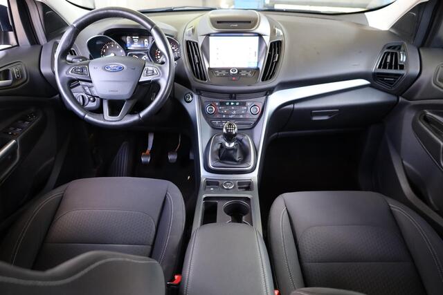 Ford KUGA 1.5 EcoBoost Titanium TREKHAAK-ELEK STUUR/RUIT/STOELVERWARMING CARPLAY ACHTERKLEP-ELEK PDC NAVI CRUISE 17"LMV CLIMA ALL-SEASONS!