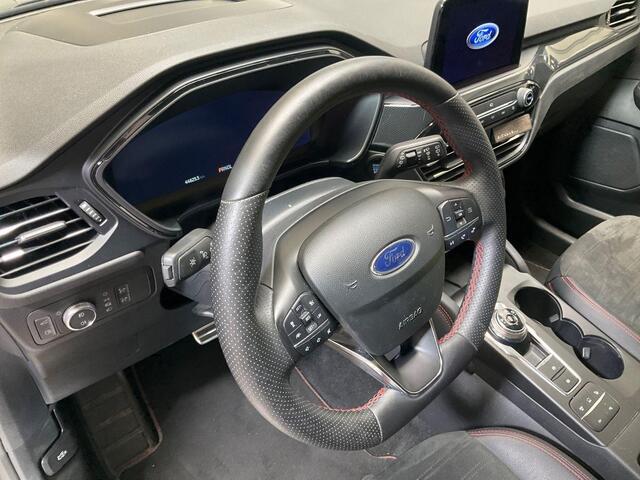 Ford KUGA 2.5 PHEV ST-Line X | (Elektrisch) Wegklapbare trekhaak | Panoramadak | Winter Pack | Adaptive cruise control | Rode remklauwen | Dodehoeksensoren | Bang&Olufsen | 1.500 kg trekgewicht