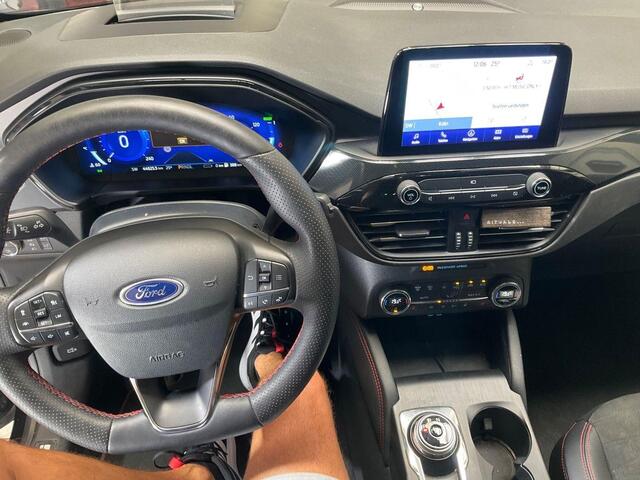 Ford KUGA 2.5 PHEV ST-Line X | (Elektrisch) Wegklapbare trekhaak | Panoramadak | Winter Pack | Adaptive cruise control | Rode remklauwen | Dodehoeksensoren | Bang&Olufsen | 1.500 kg trekgewicht