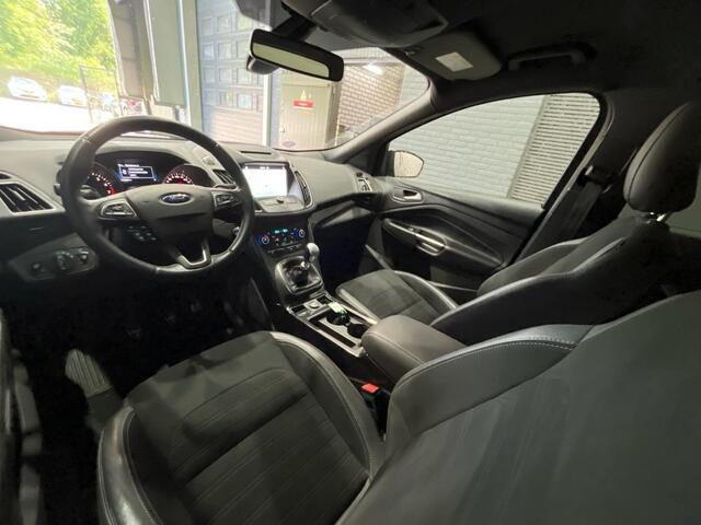 Ford KUGA 1.5 EcoBoost ST Line | Trekhaak | Getint Glas | Voorruitverwarming | 18 Inch