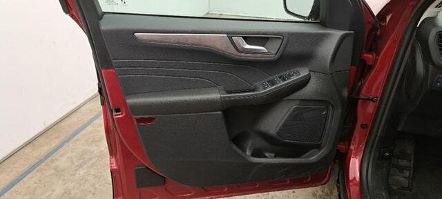 Ford KUGA 2.5 PHEV Titanium 225pk | Driver Assistance pack | Winterpack | Wegklapbare trekhaak | Panoramadak | AGR Stoelen | Technology pack | 18 inch Licht metaal | All Weather Banden