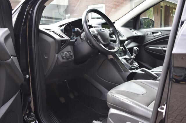Ford KUGA 1.5 Titanium+Stylingpack CAMERA CRUISE NAVI PDC CLIMA TREKHAAK