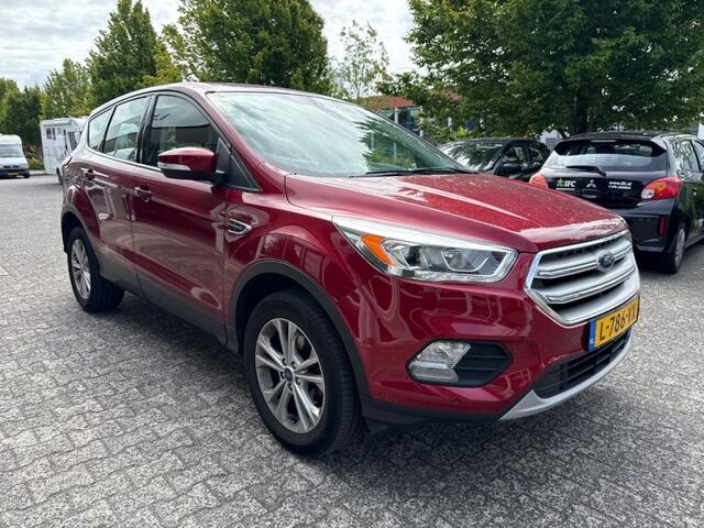 Ford KUGA 1.5 EcoBoost Trend | trekhaak: 2000kg trekgewicht! | winterwiele