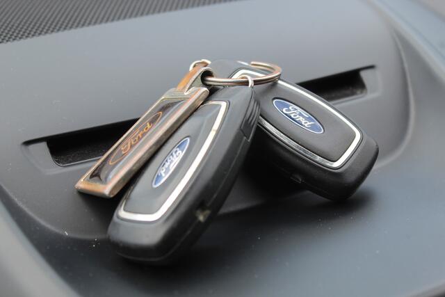 Ford KUGA 1.5 EcoBoost Titanium Navigatie/Parkeersensoren/Climate control/Voorruitverwarming/Cruise control/Keyless/Android auto/Bluetooth/17'' Lichtmetalen velgen.