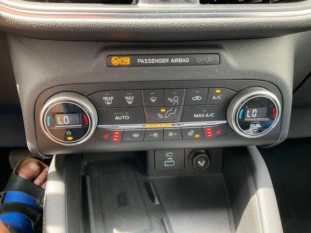 Ford KUGA 2.5 PHEV Titanium | Weg/Uitklapbare Trekhaak (Elektrisch bedienbaar) | Adaptive cruise control | Winter Pack | Dodehoeksensoren | Camera