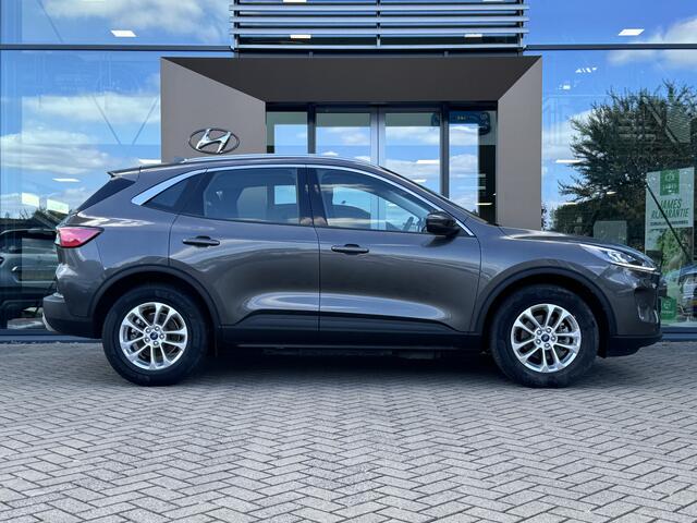 Ford KUGA 2.5 PHEV Titanium