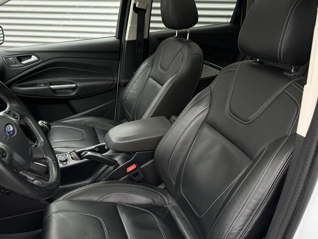 Ford KUGA 1.5 Titanium met 54.881 km !!! 2000kg Trekgewicht!! | Stoel/Stuurverwerwarming | Camera | Navi | Trekhaak | Lederen bekleding | Keyless | RIJKLAARPRIJS INCL 12 MAANDEN GARANTIE EN BEURT