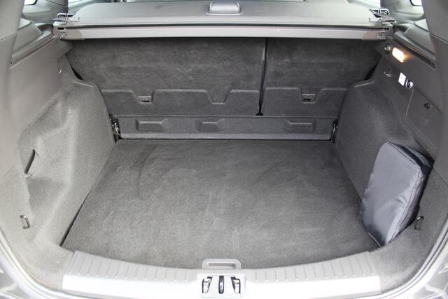 Ford KUGA 1.5-182pk EcoBoost ST-Line AWD-AUTOMAAT. Ideale caravantrekker: vierwielaangedreven automaat, trekgewicht 1.850kg ! Autm. airco dual, adapt. cruise cntrl, navigatie, telefoonvoorb., stoel- en voorraamverw., bi-xenon verl., lm wielen, camera, pdc v+a, Sony